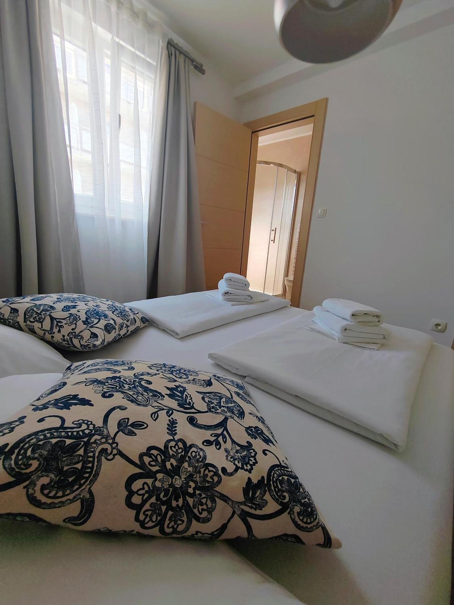 L&L Apartmani 1 Bol Esterno foto