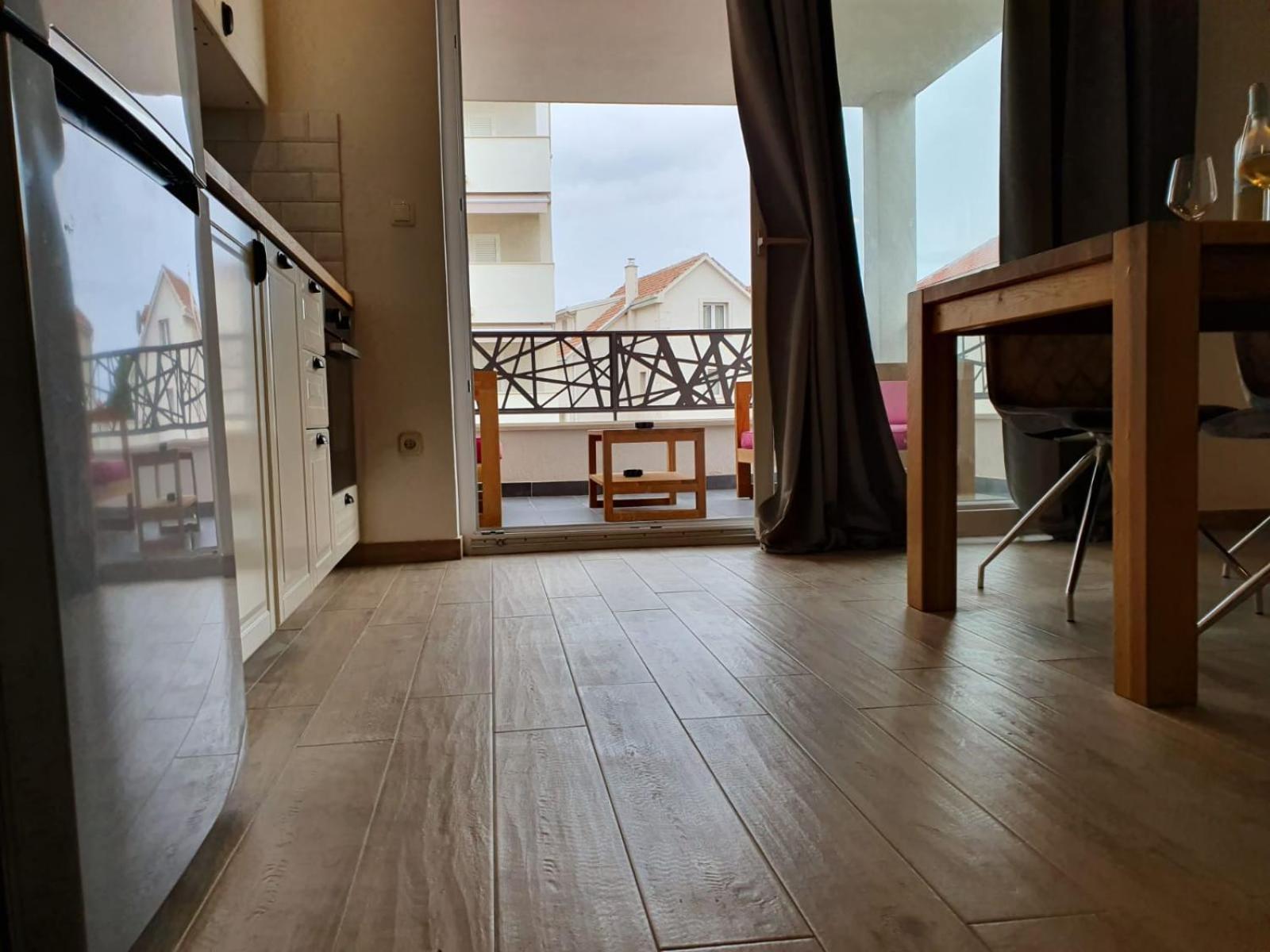 L&L Apartmani 1 Bol Esterno foto